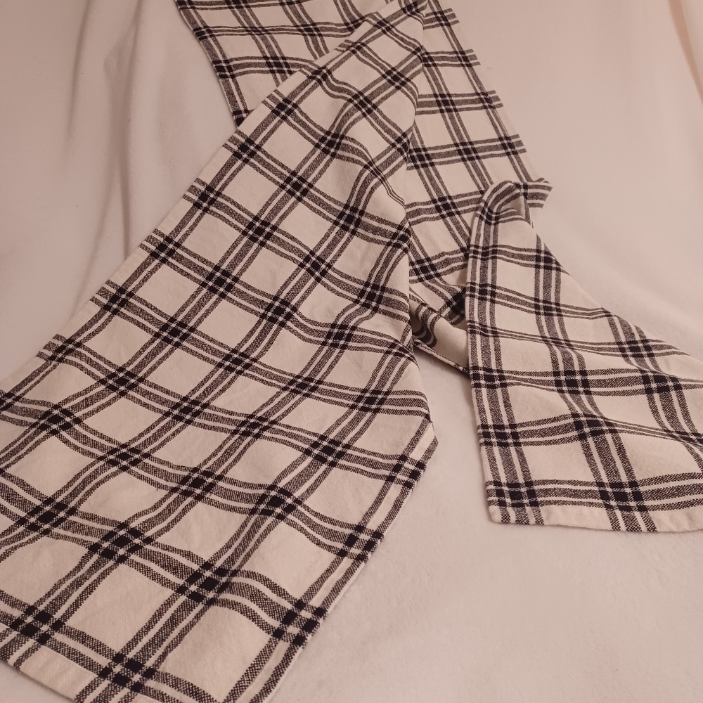 Table runner - Picture 3 of 3